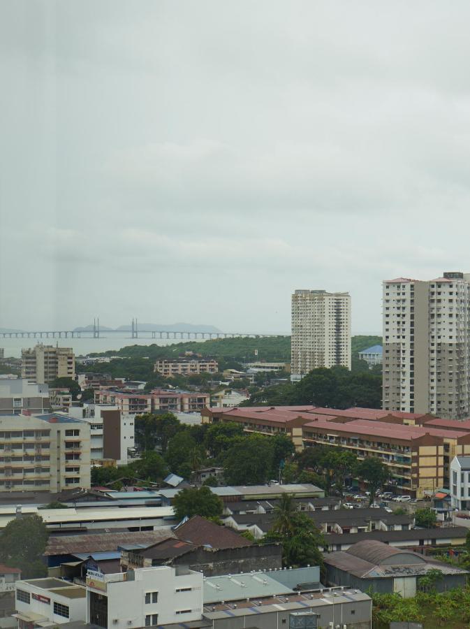 13 Beacon Executive Suites #Rooftoppool #Luxurysuites George Town Exterior foto